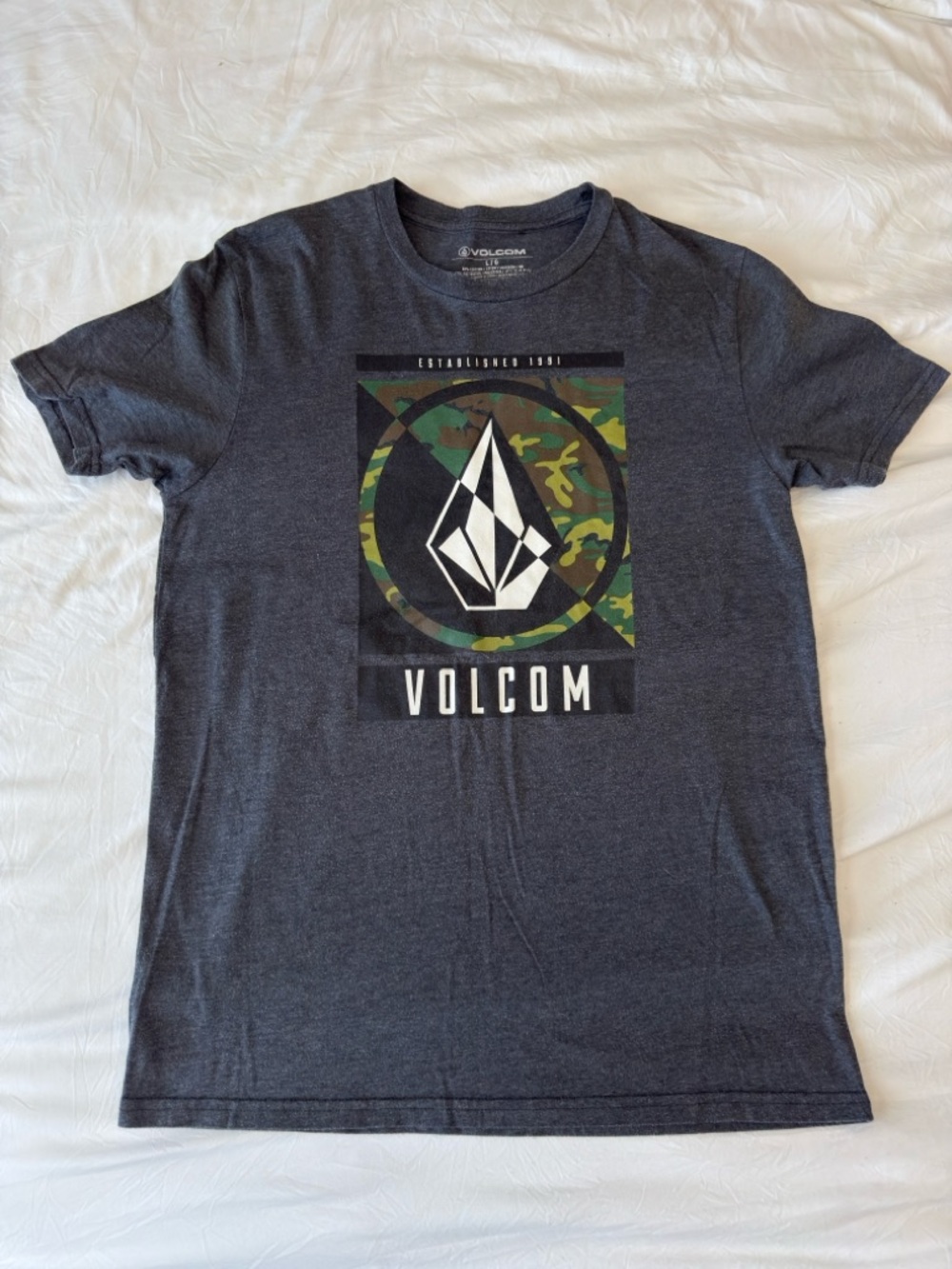 Volcom Graphic Tee, Men’s Size Large